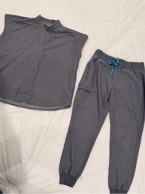 Figs Charcoal Gray Jogger Set with Teal Drawstring